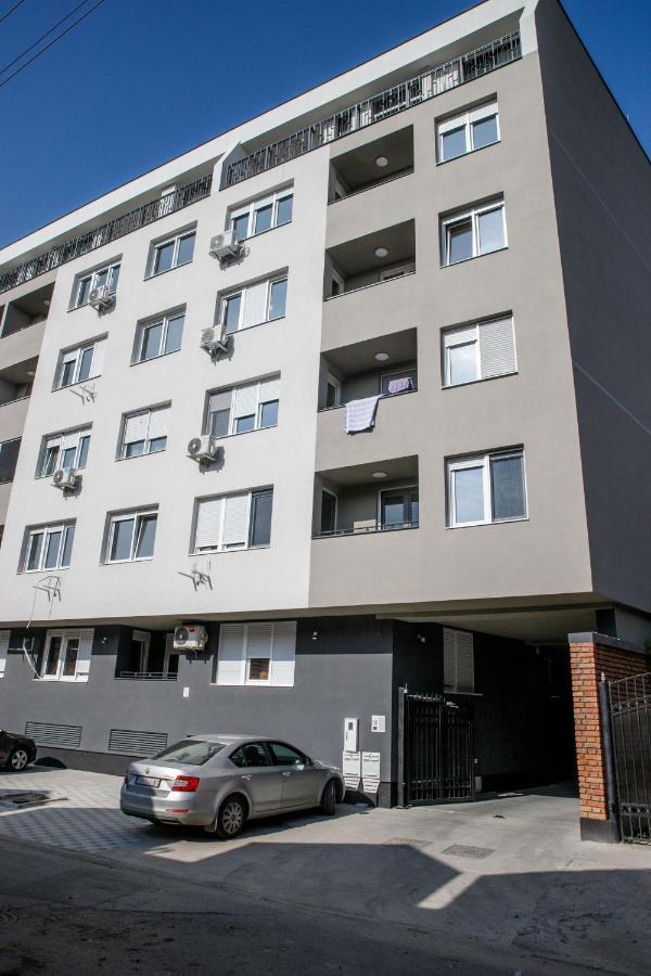 Apartman Mdb Retro ซูโบติกา ภายนอก รูปภาพ