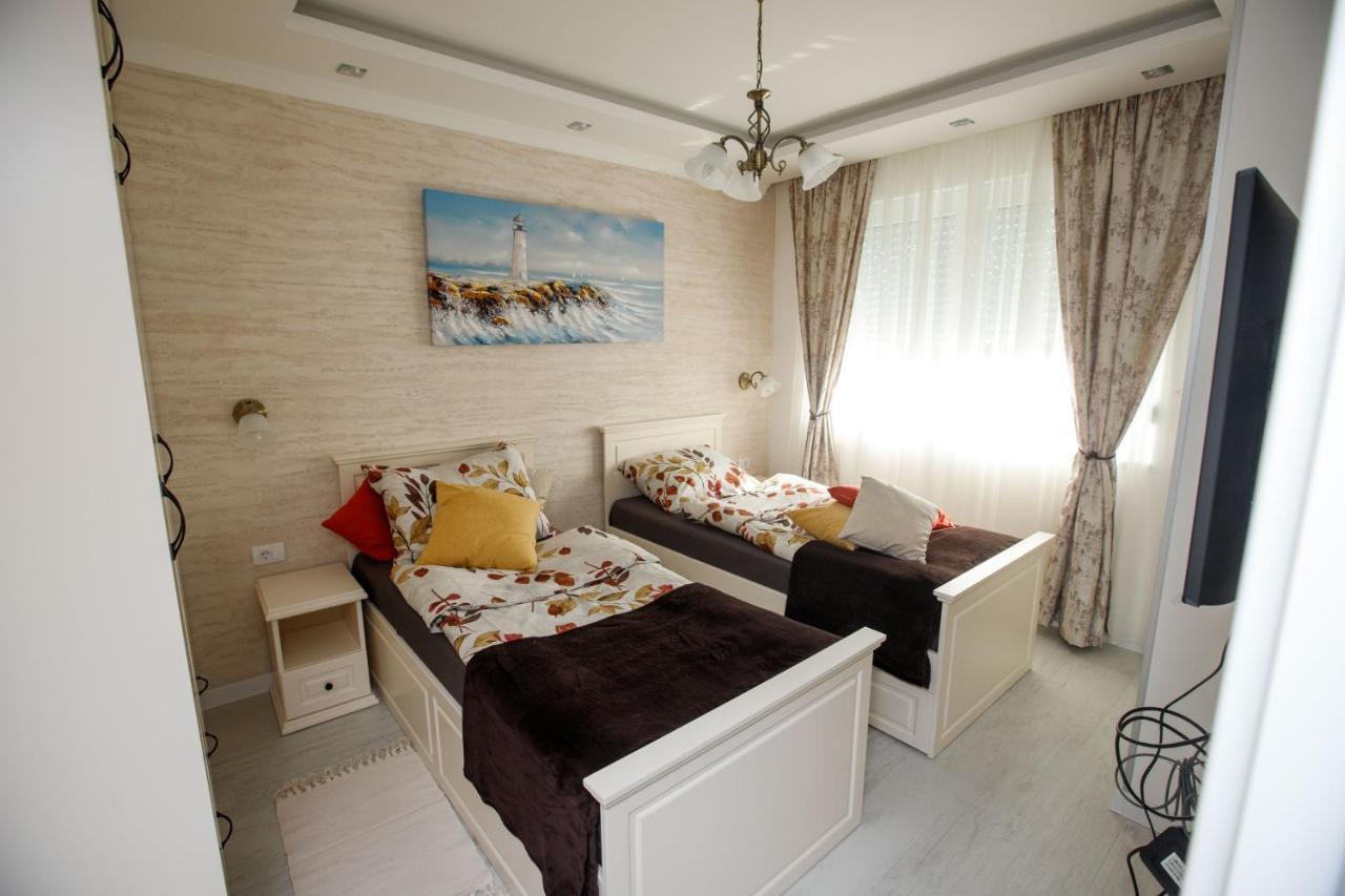 Apartman Mdb Retro ซูโบติกา ภายนอก รูปภาพ