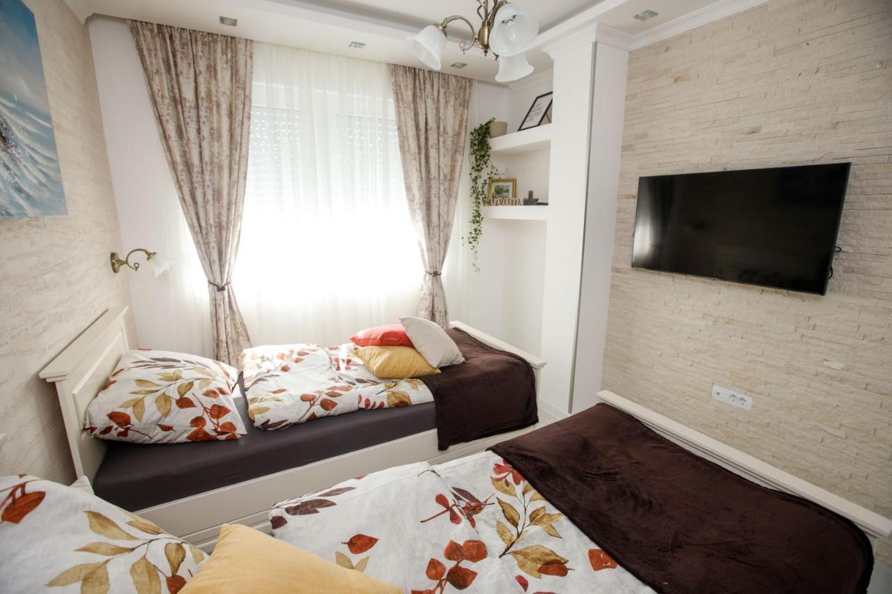 Apartman Mdb Retro ซูโบติกา ภายนอก รูปภาพ