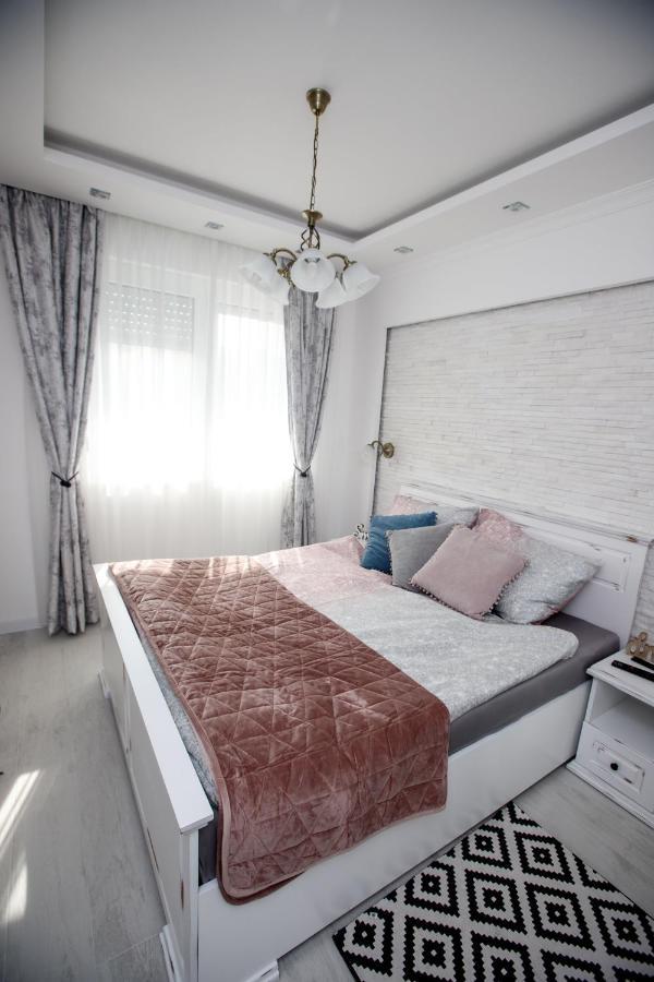 Apartman Mdb Retro ซูโบติกา ภายนอก รูปภาพ